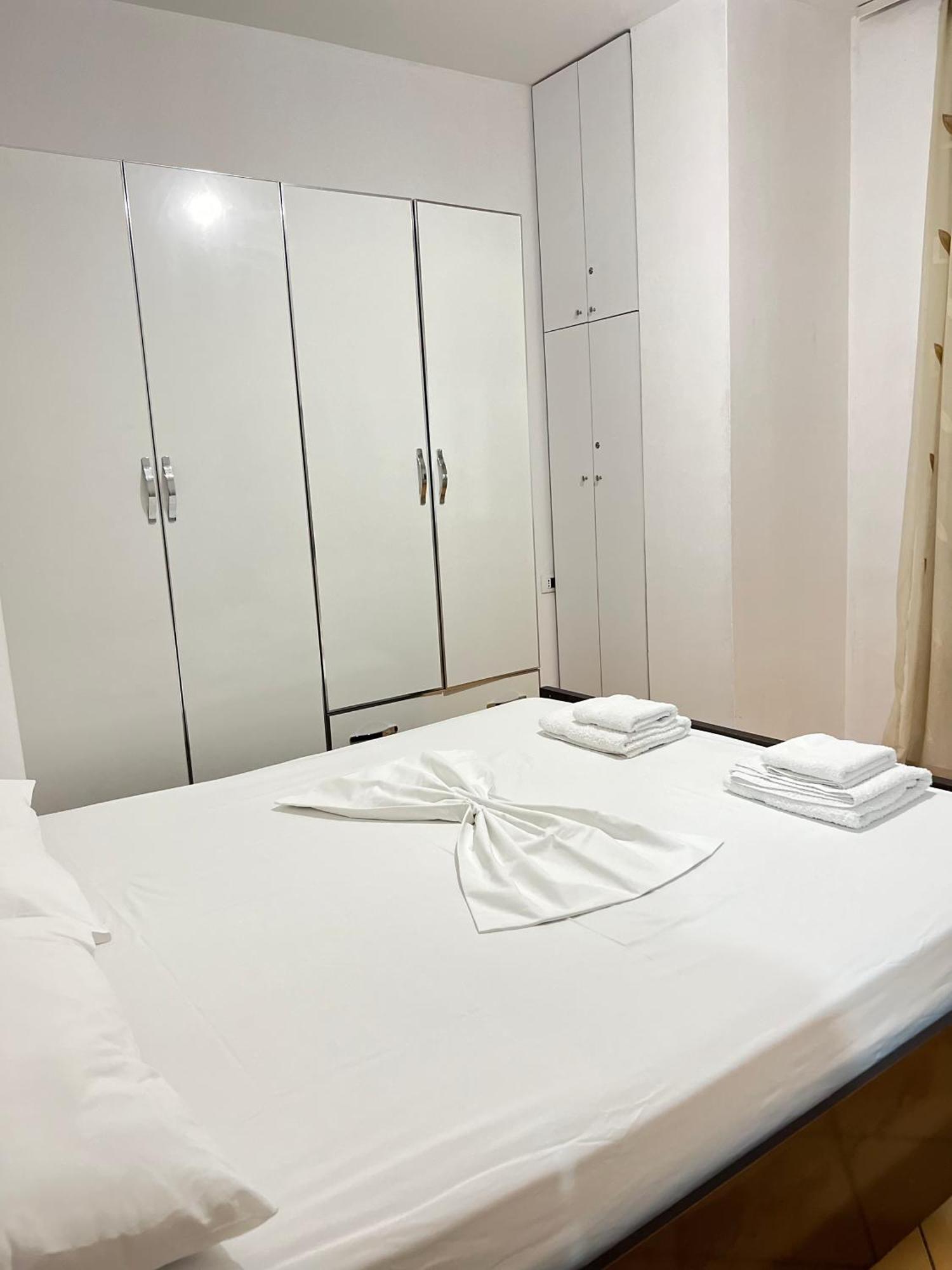 Leonard Apartment Tirana Eksteriør billede